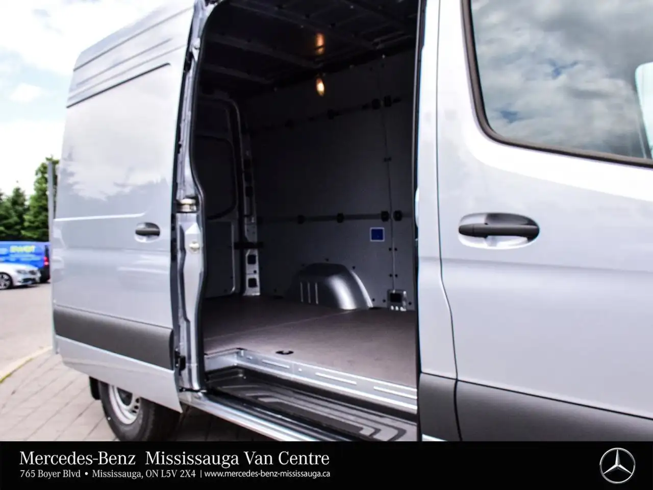 Mercedes-Benz Sprinter снимка Mercedes-Benz Sprinter