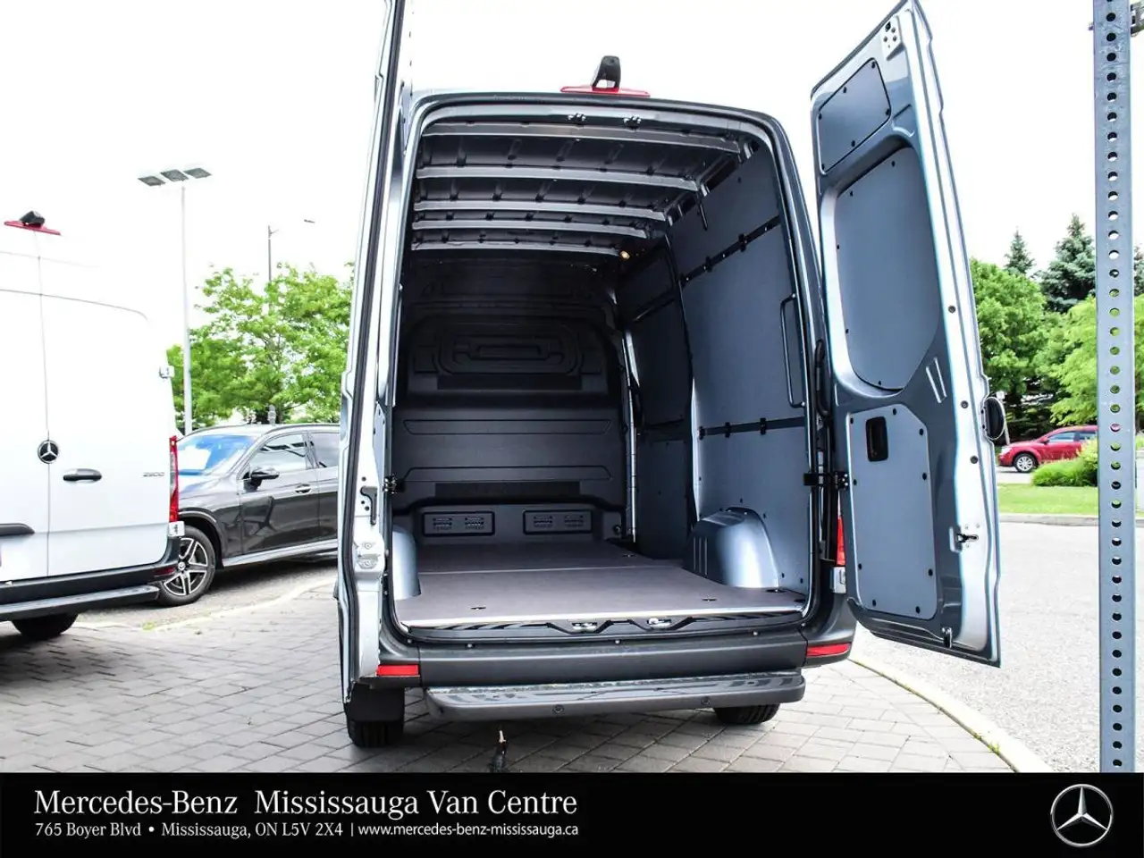 Mercedes-Benz Sprinter снимка Mercedes-Benz Sprinter