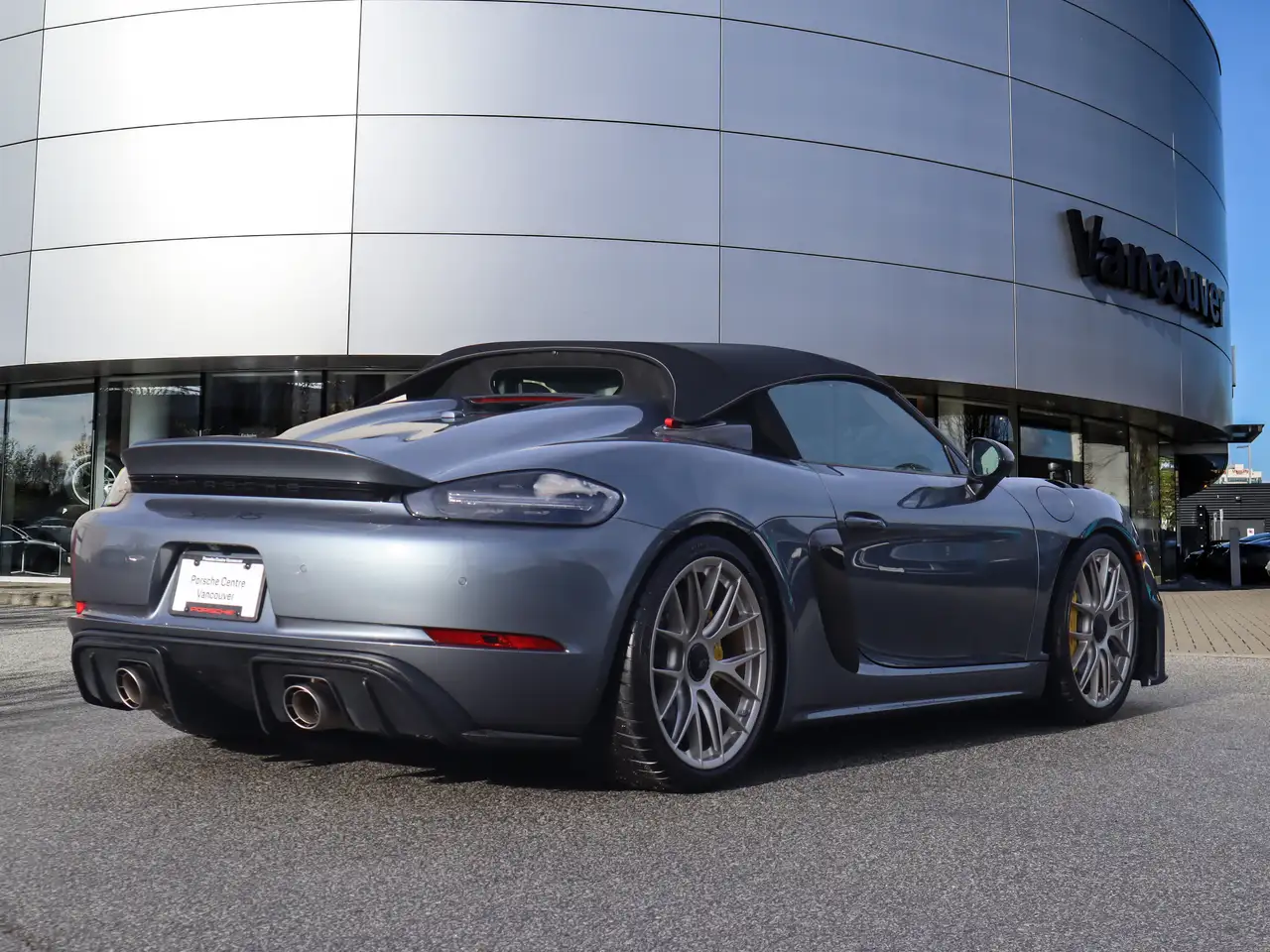 Porsche 718 Spyder снимка Porsche 718 Spyder