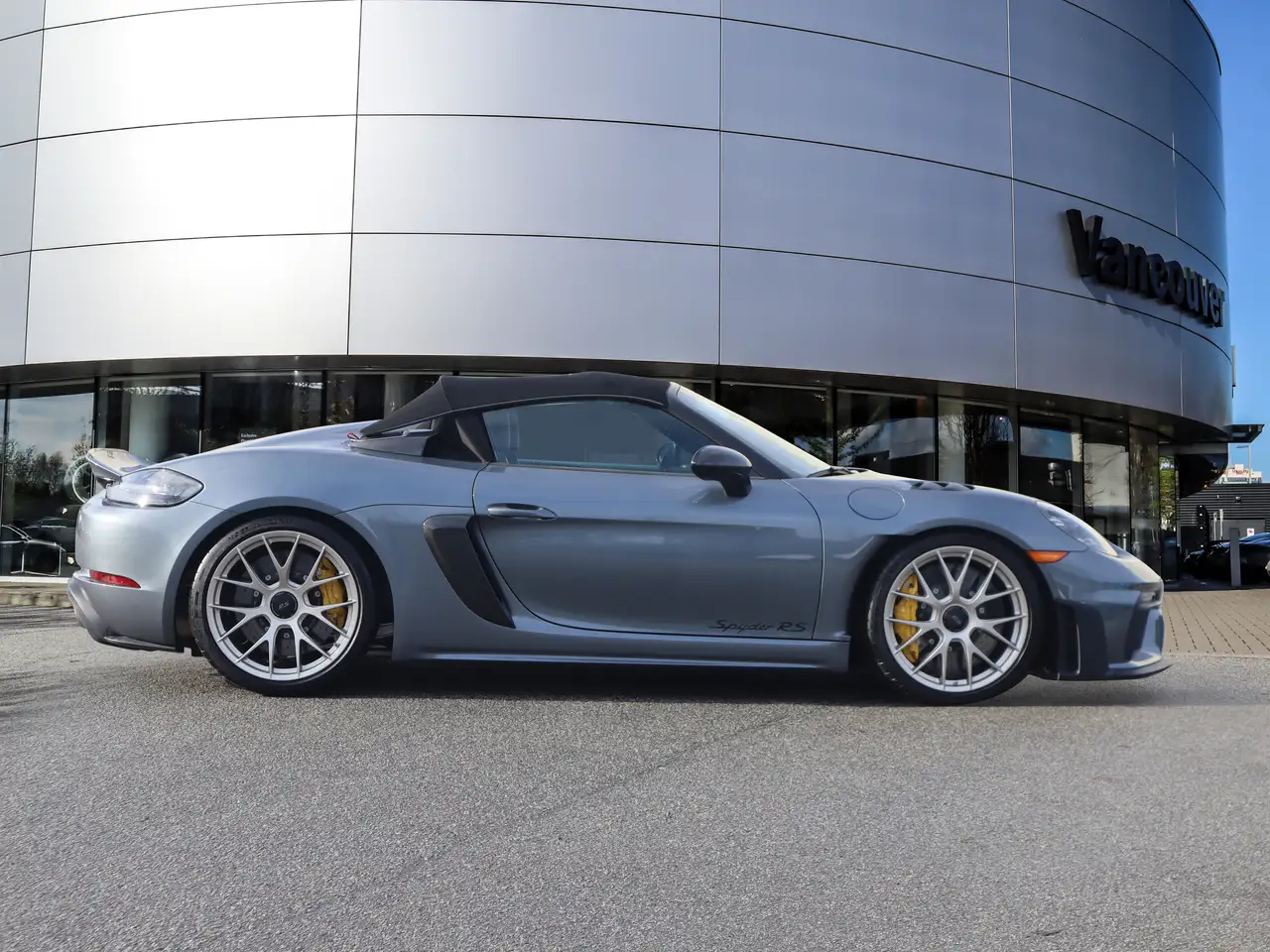 Porsche 718 Spyder снимка Porsche 718 Spyder