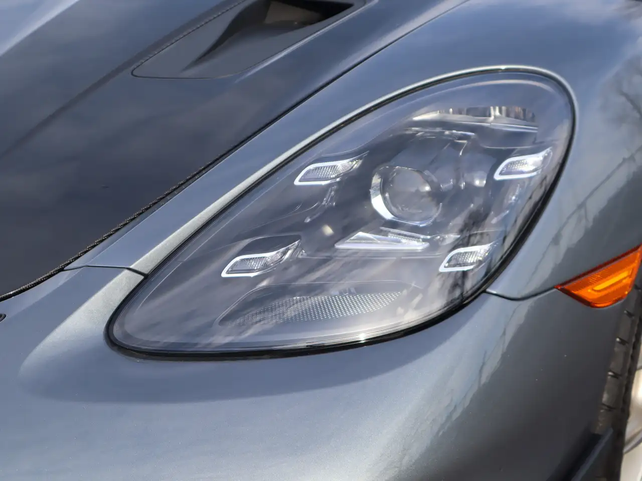Porsche 718 Spyder снимка Porsche 718 Spyder