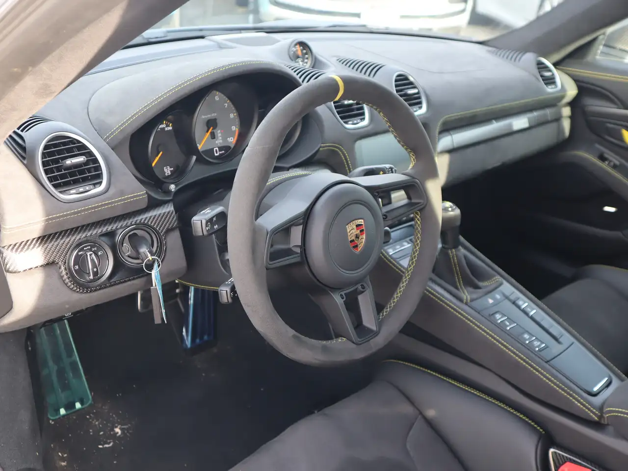 Porsche 718 Spyder снимка Porsche 718 Spyder