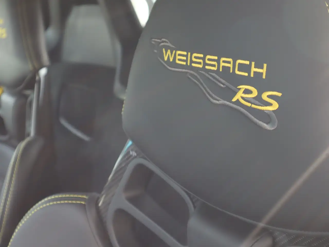 Porsche 718 Spyder снимка Porsche 718 Spyder