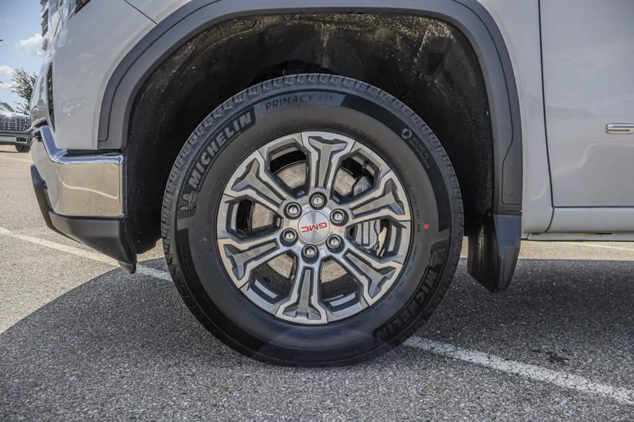 GMC Sierra 1500 photo GMC Sierra 1500