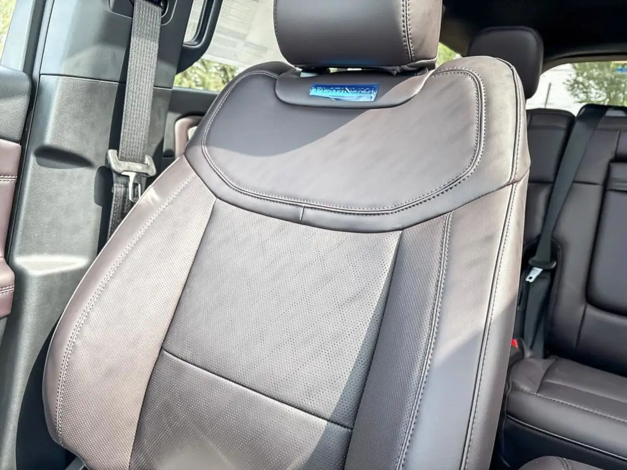 Ford Explorer photo Ford Explorer