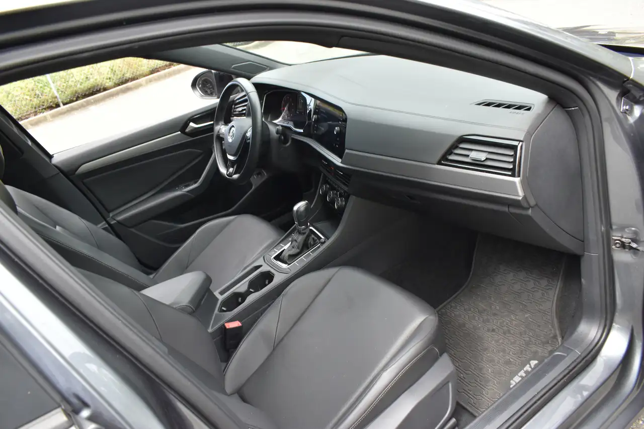 Volkswagen Jetta photo Volkswagen Jetta