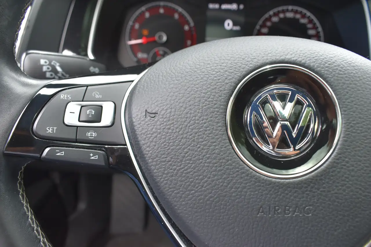 Volkswagen Jetta photo Volkswagen Jetta