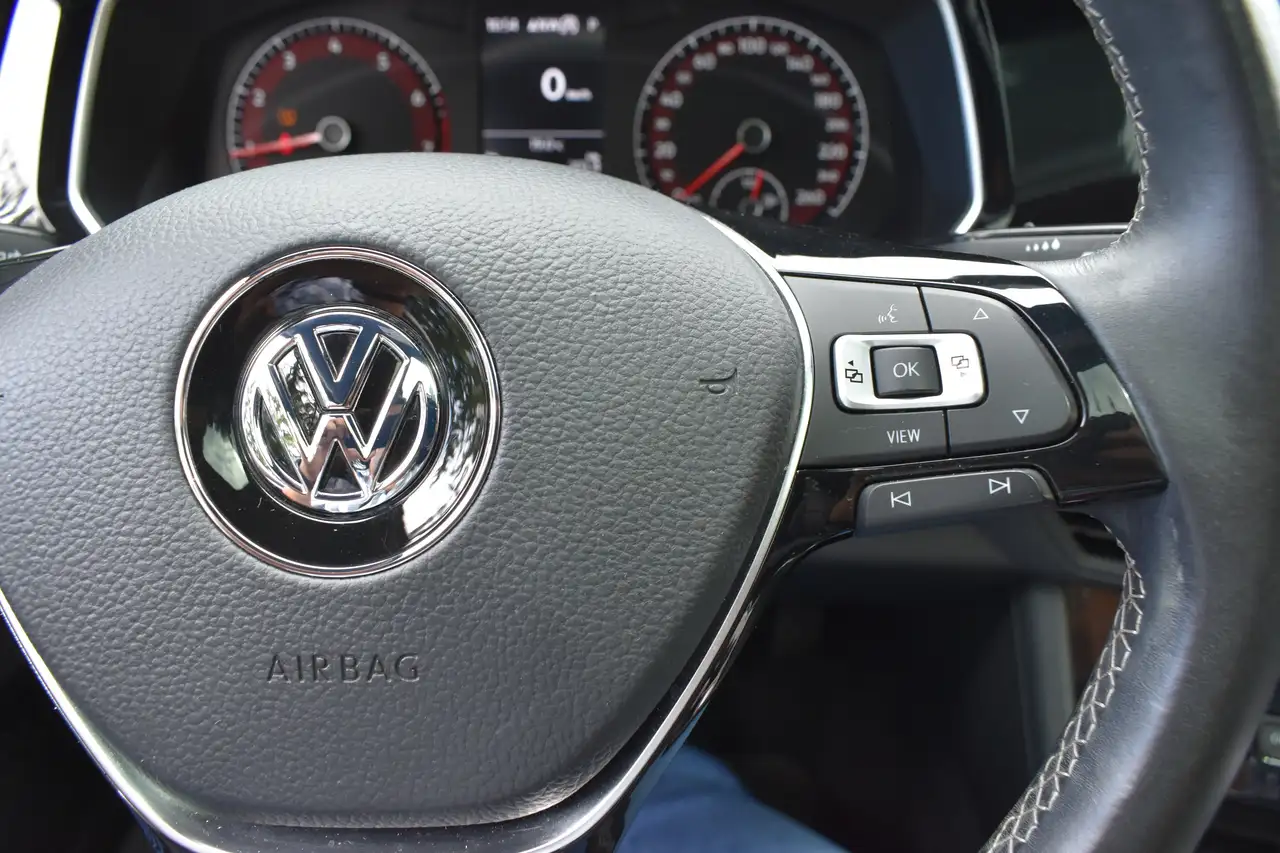 Volkswagen Jetta photo Volkswagen Jetta