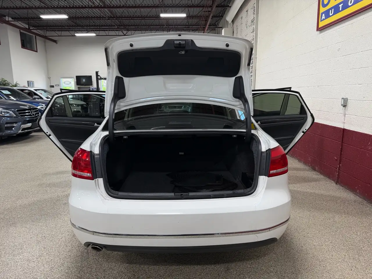 Volkswagen Passat photo Volkswagen Passat