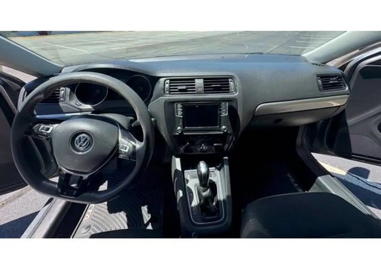 Volkswagen Jetta photo Volkswagen Jetta