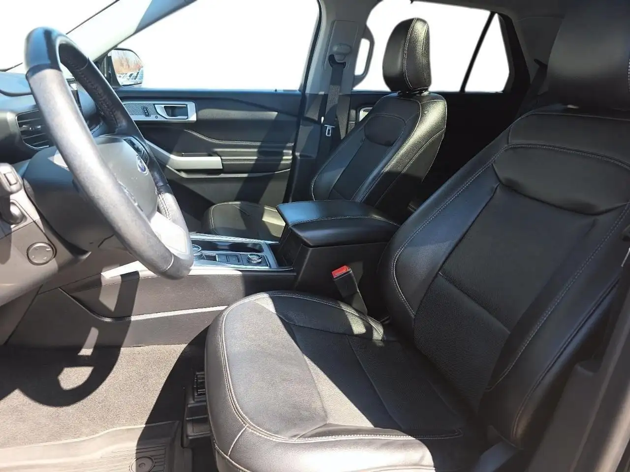 Ford Explorer photo Ford Explorer
