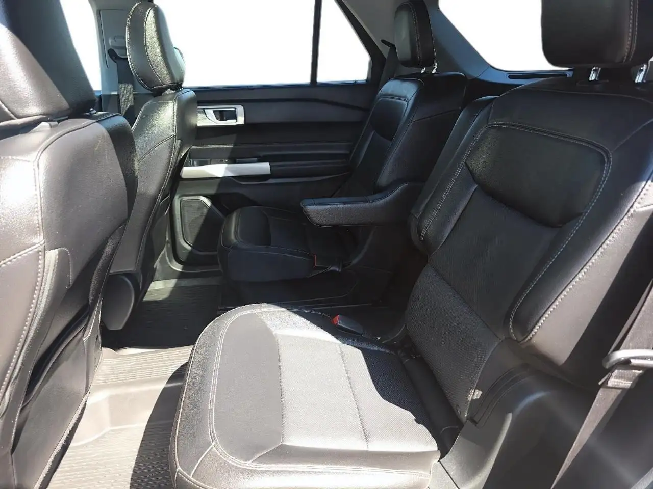 Ford Explorer photo Ford Explorer