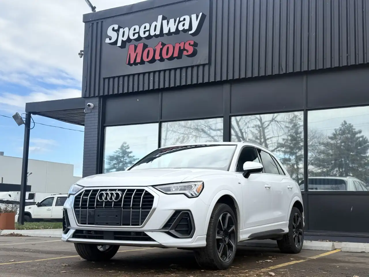 Audi Q3 снимка Audi Q3