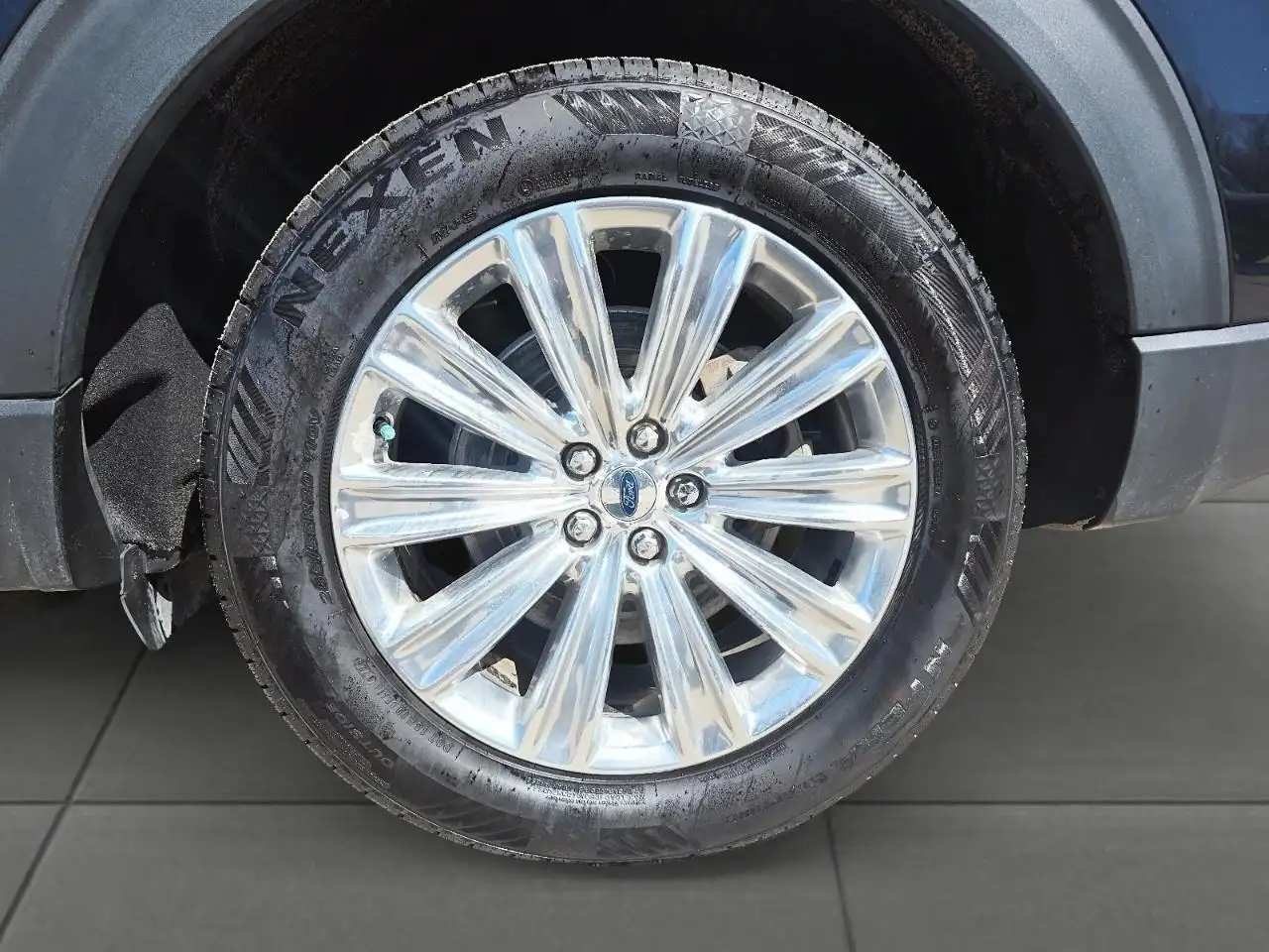 Ford Explorer photo Ford Explorer