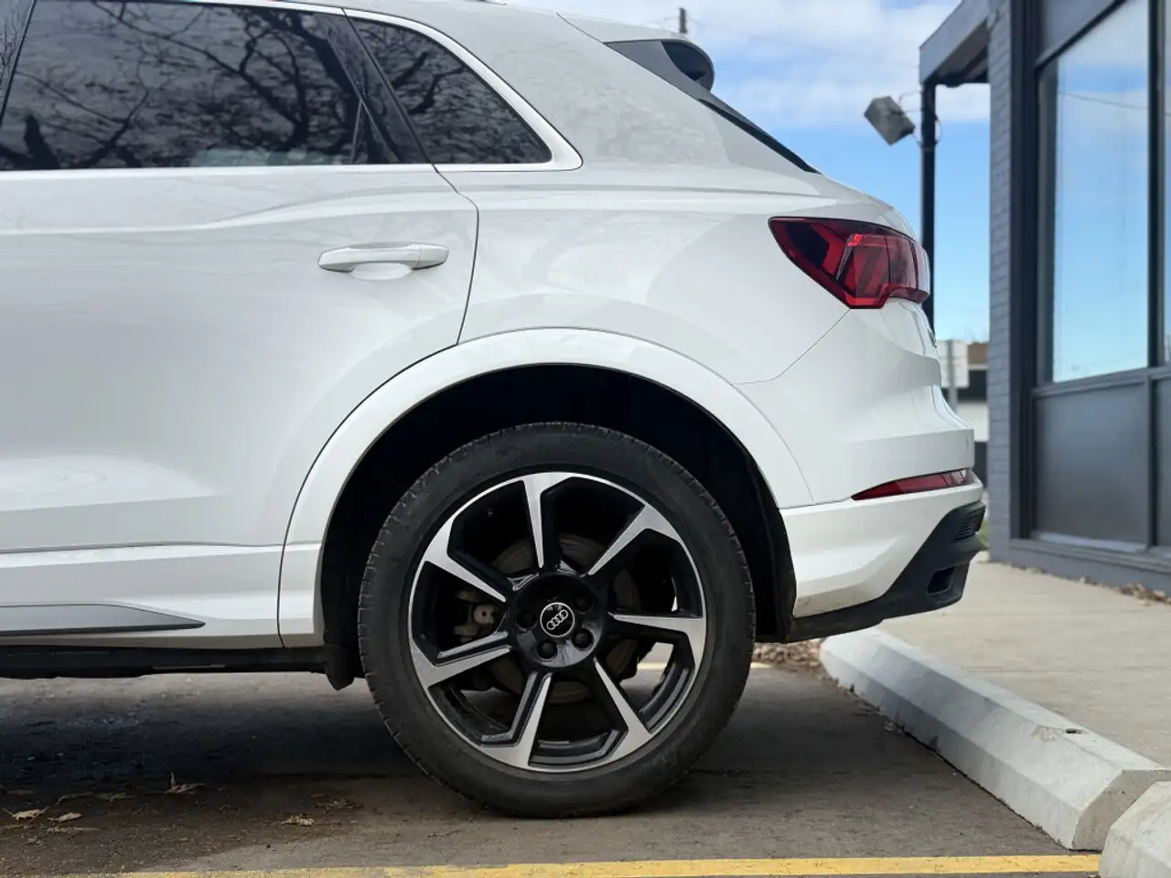 Audi Q3 снимка Audi Q3