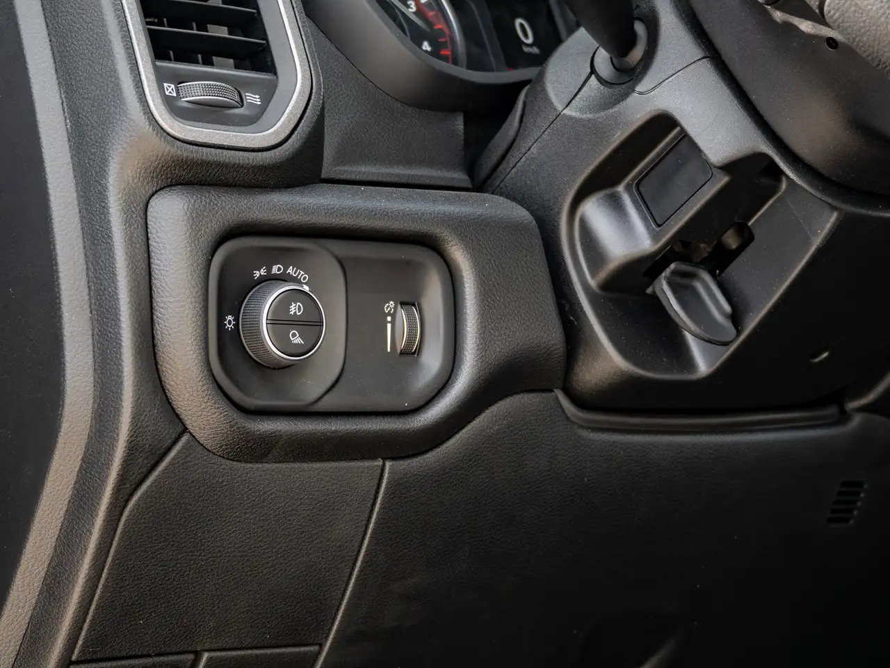 RAM 2500 снимка RAM 2500