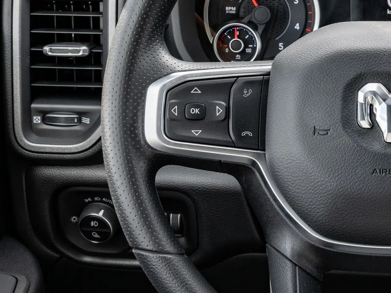 RAM 2500 снимка RAM 2500