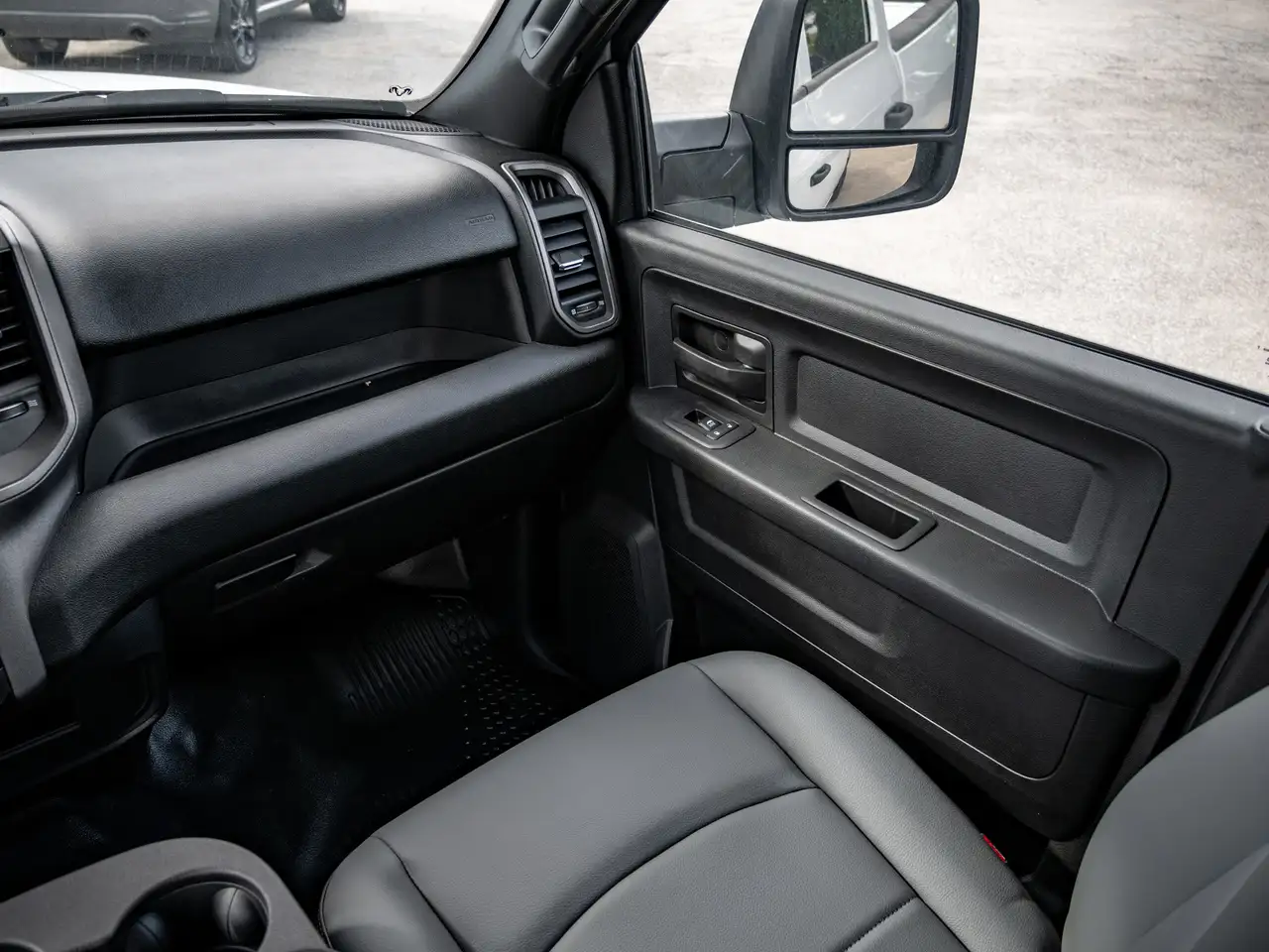 RAM 2500 снимка RAM 2500