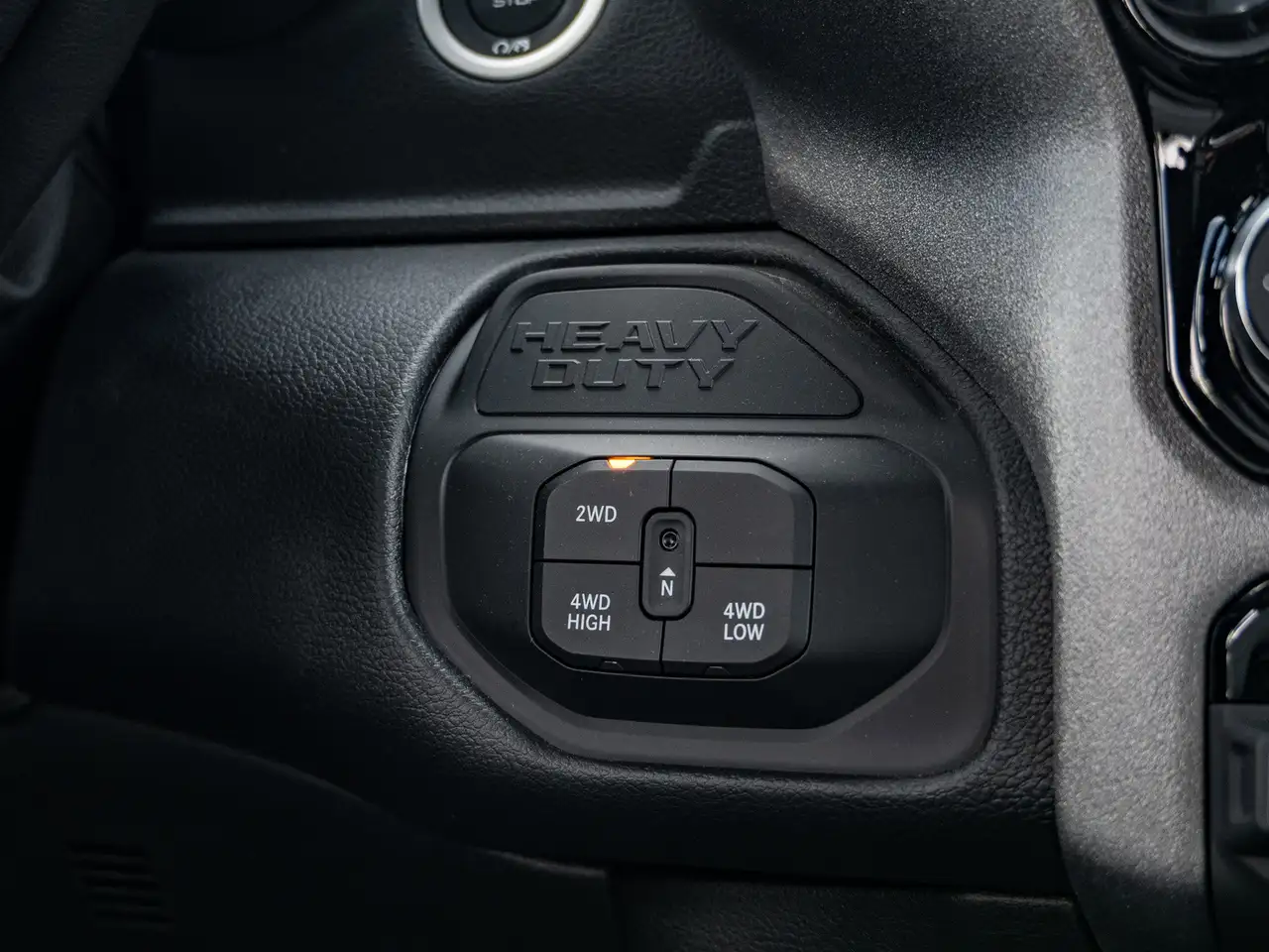 RAM 2500 снимка RAM 2500