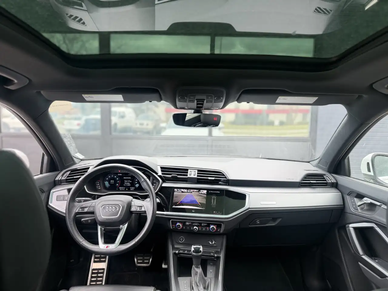 Audi Q3 снимка Audi Q3