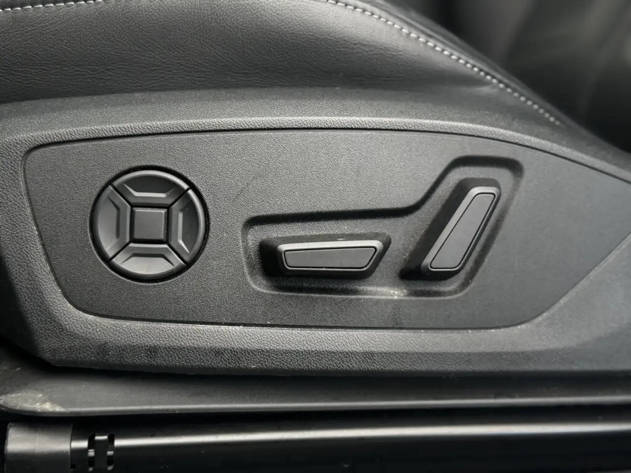 Audi Q3 снимка Audi Q3