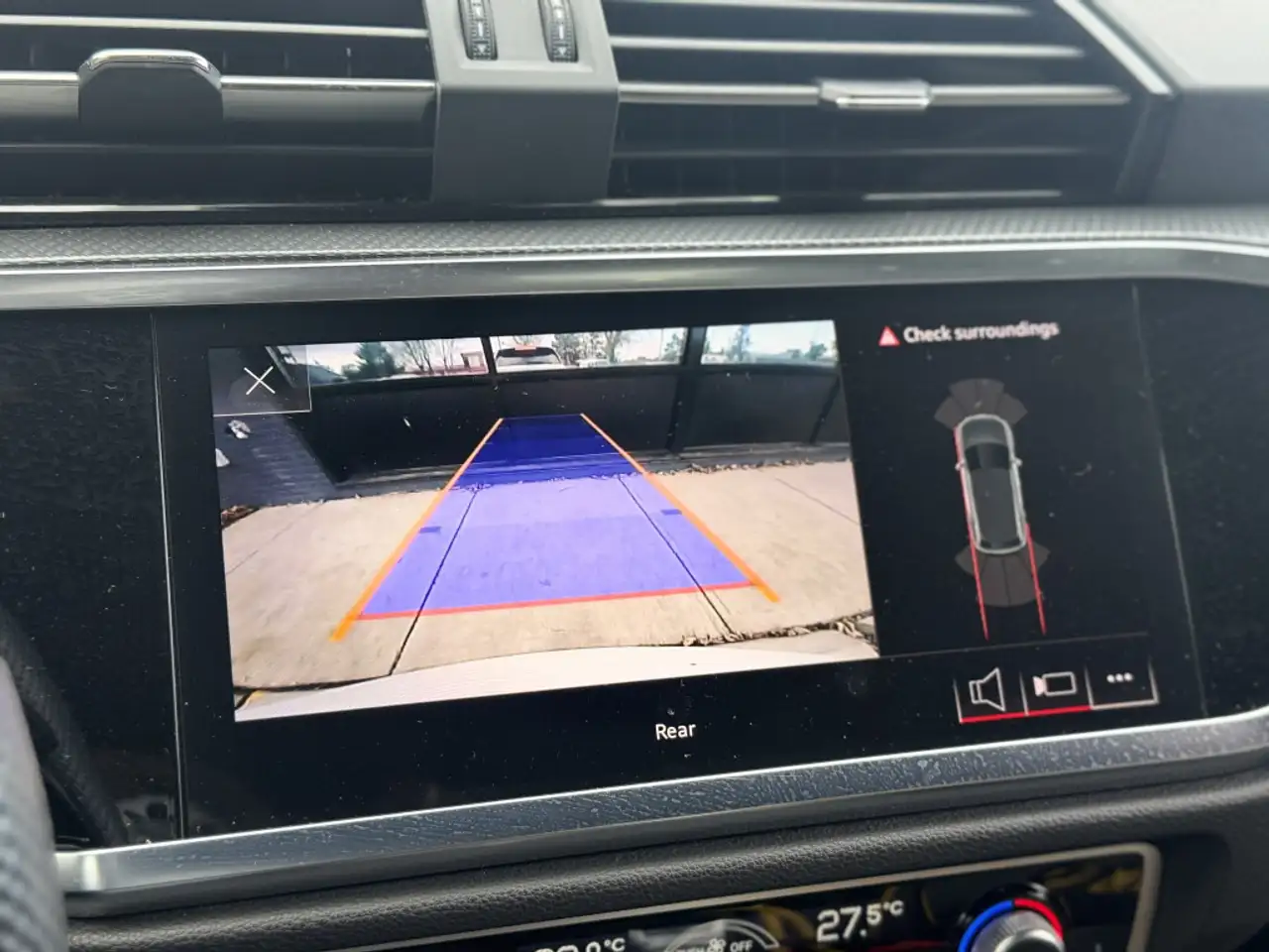 Audi Q3 снимка Audi Q3