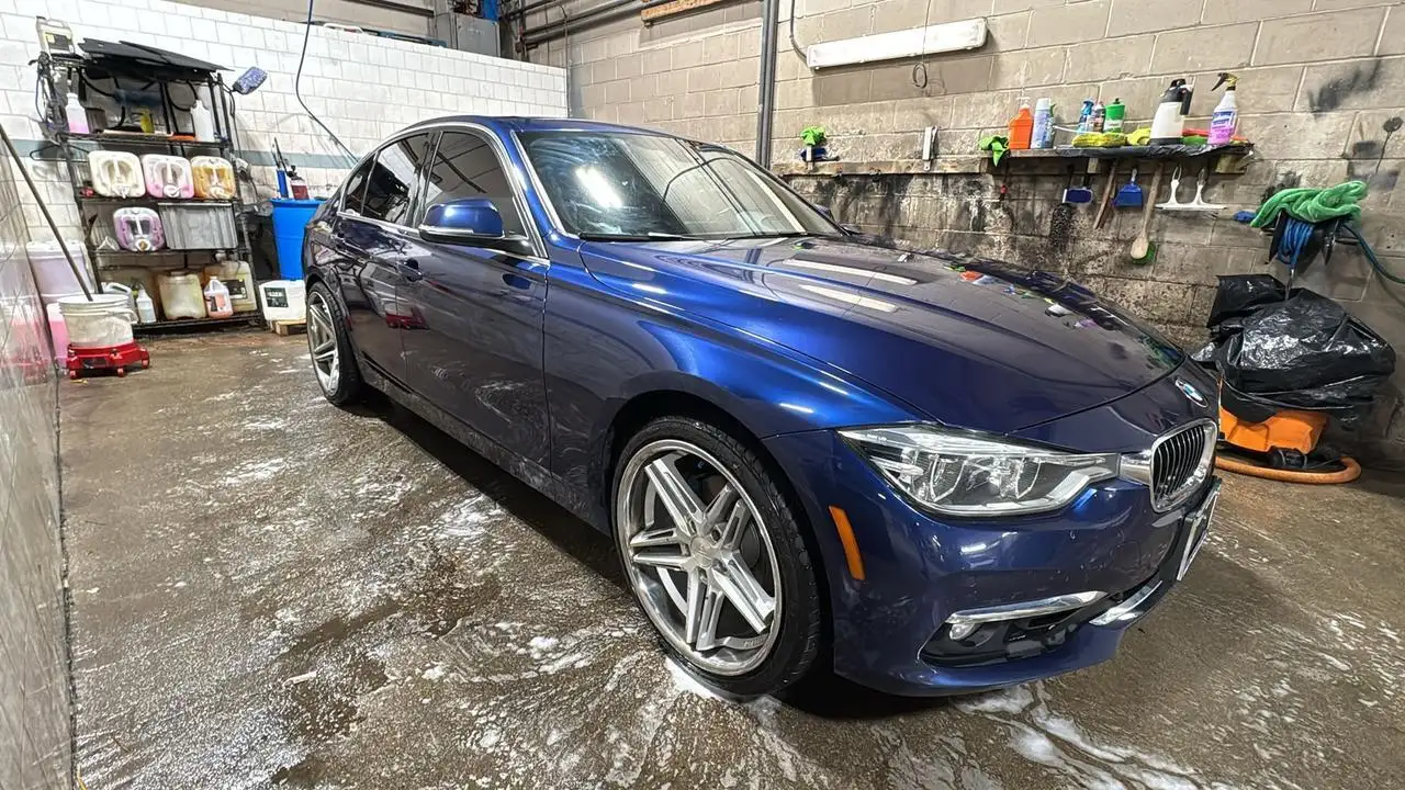 BMW 3 Series photo BMW 3 Series