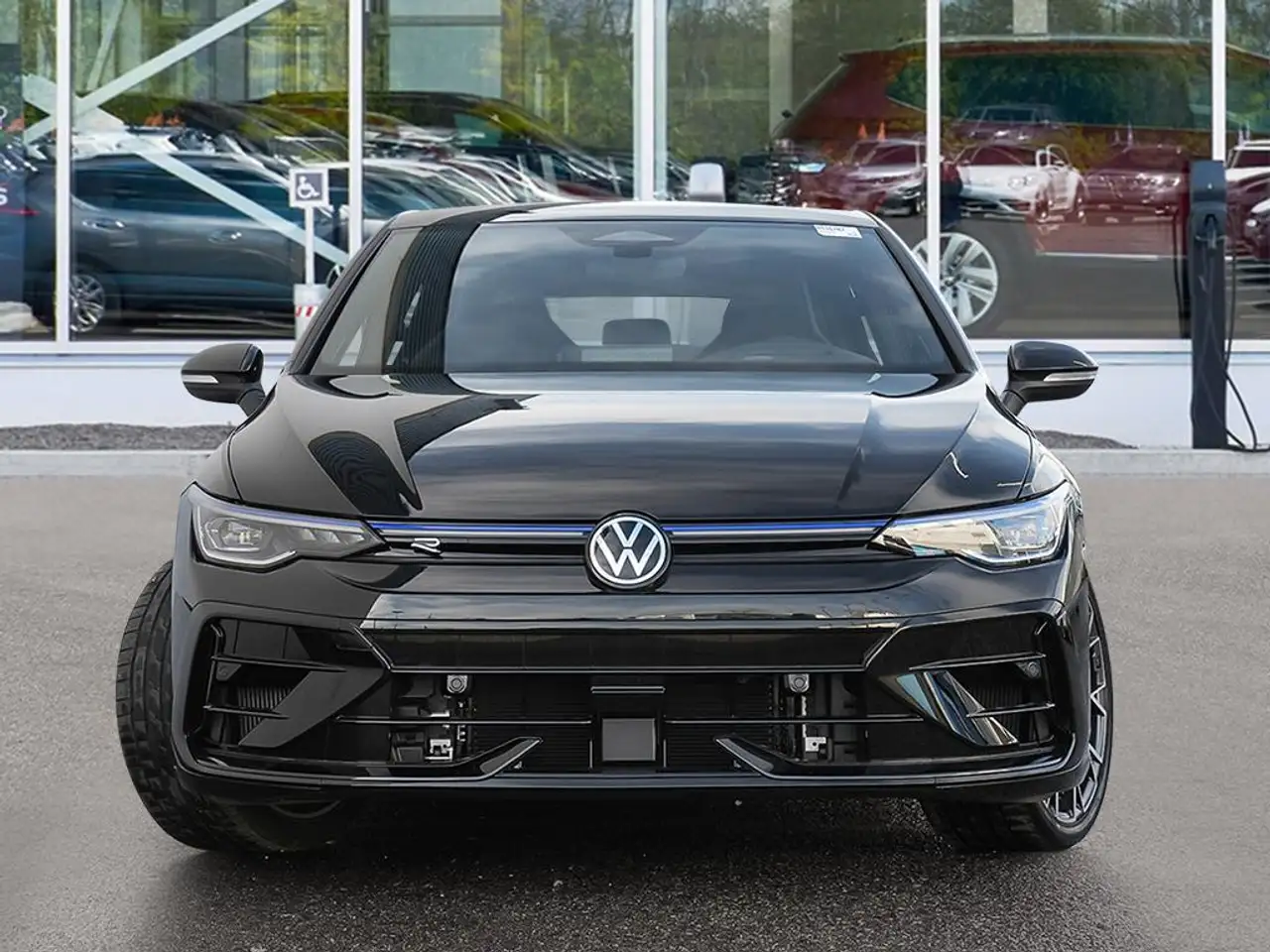 Volkswagen Golf R снимка Volkswagen Golf R
