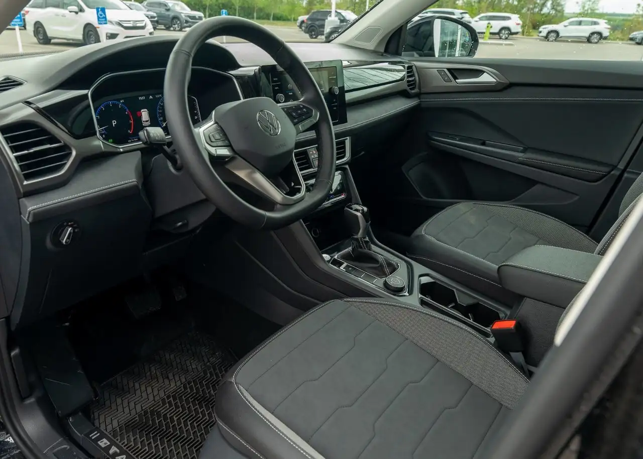 Volkswagen Taos снимка Volkswagen Taos