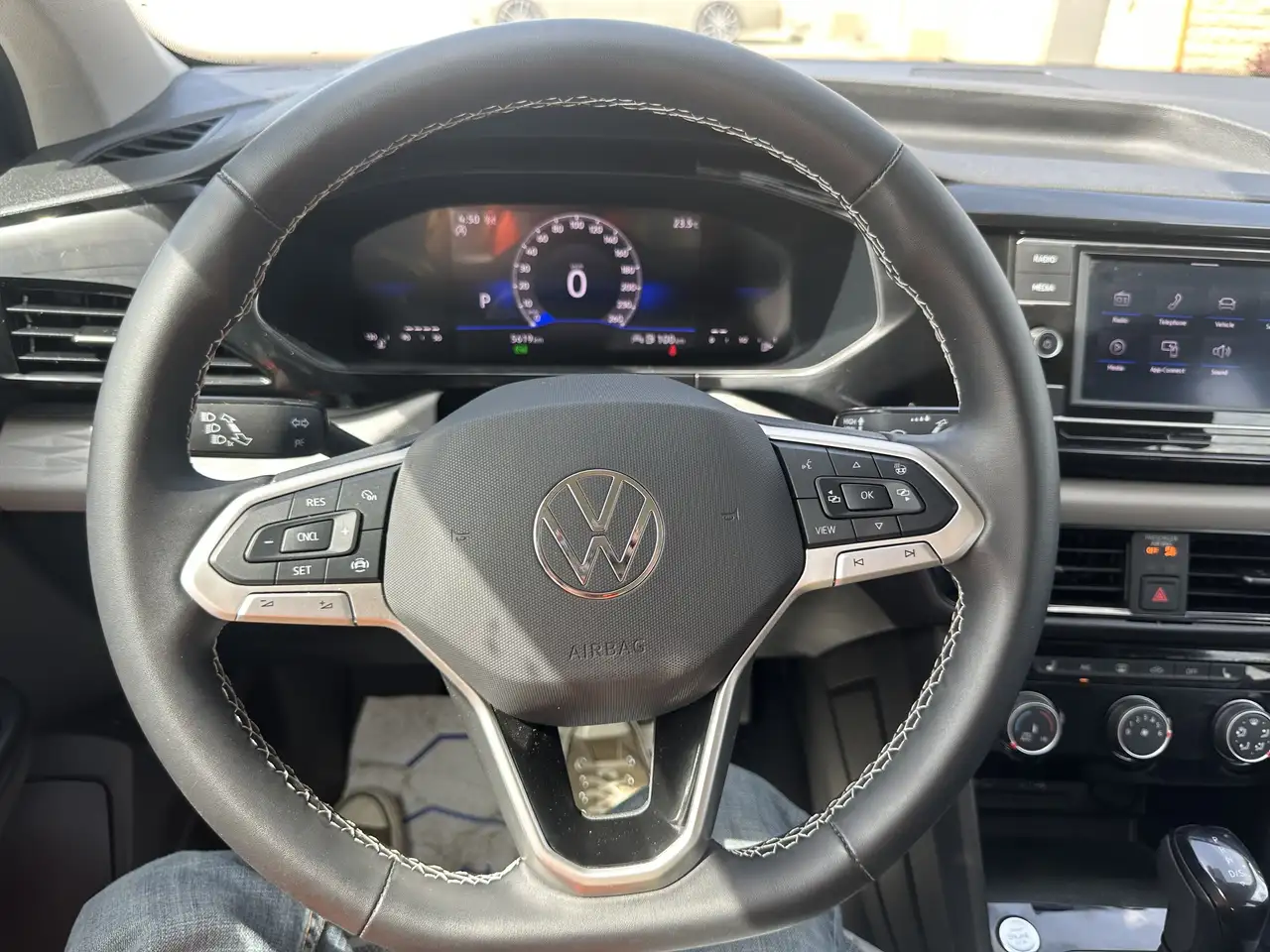 Volkswagen Taos снимка Volkswagen Taos