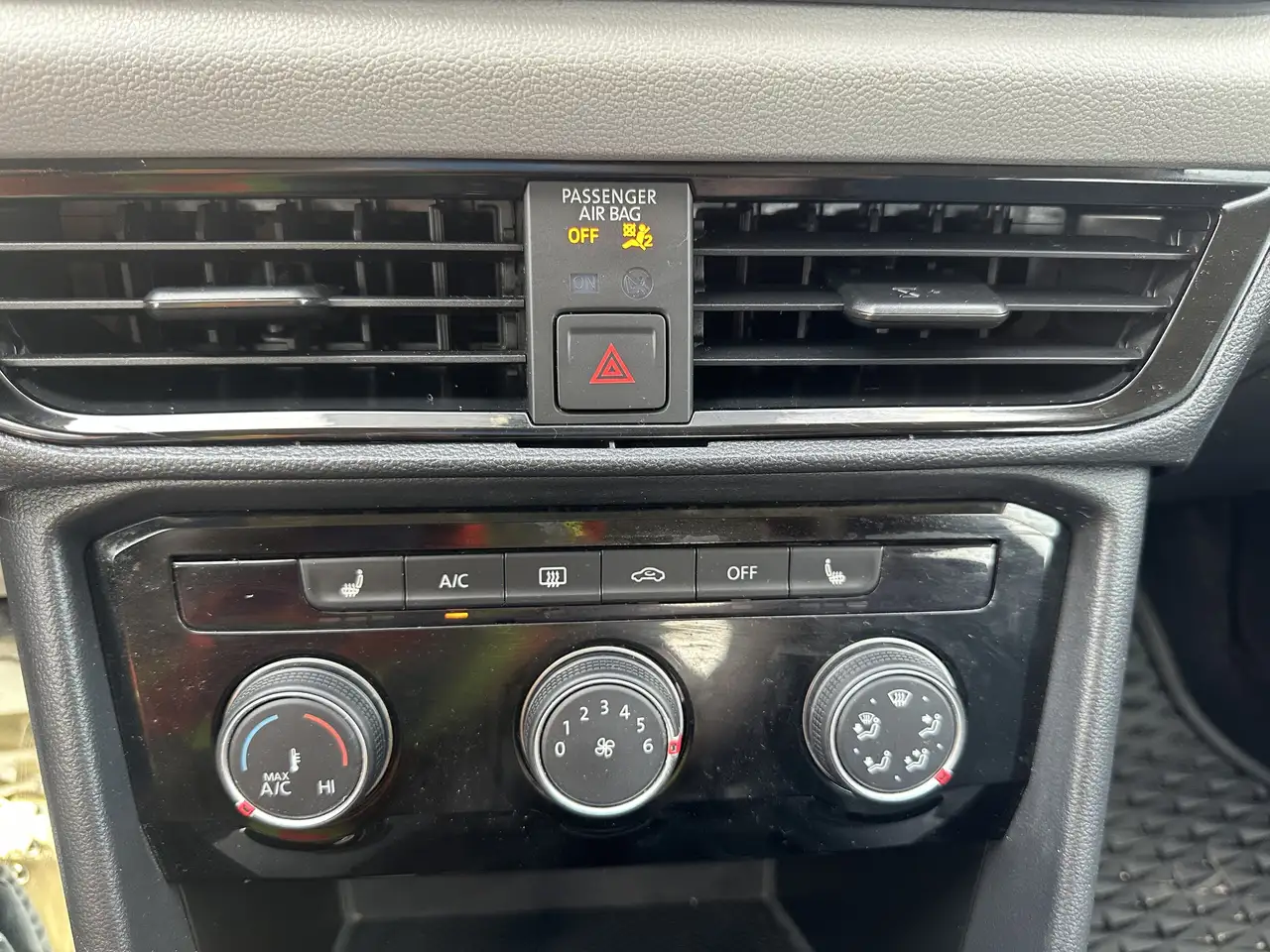 Volkswagen Taos снимка Volkswagen Taos