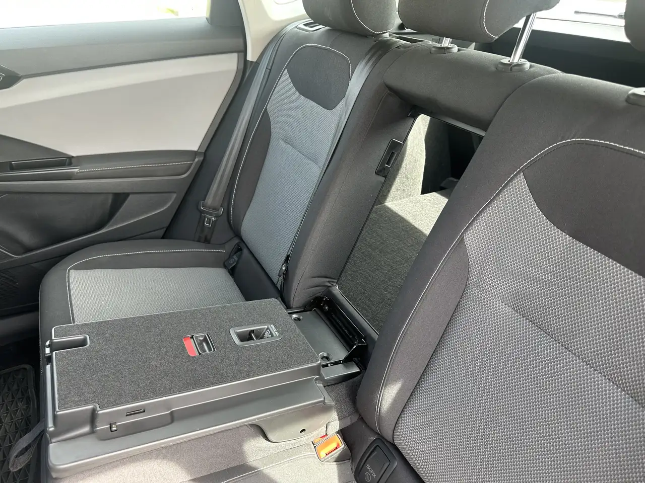 Volkswagen Taos снимка Volkswagen Taos