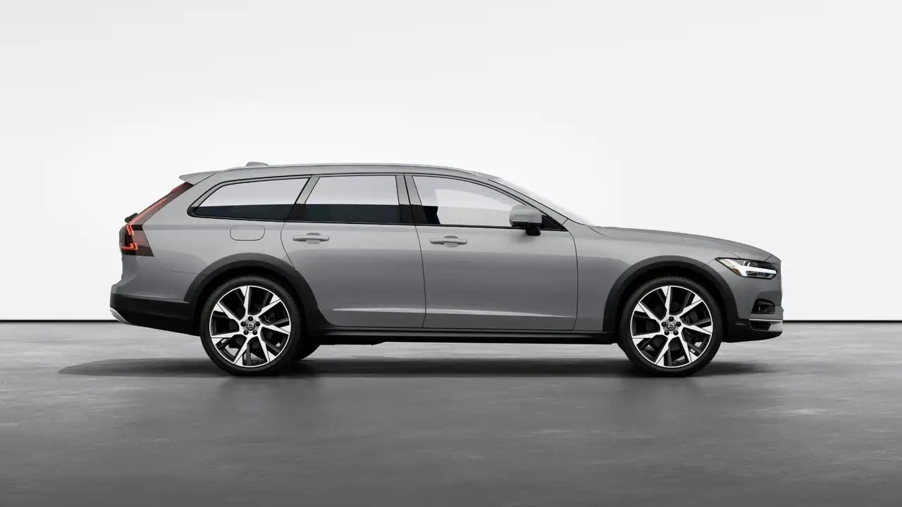 Volvo V90 Cross Country снимка Volvo V90 Cross Country