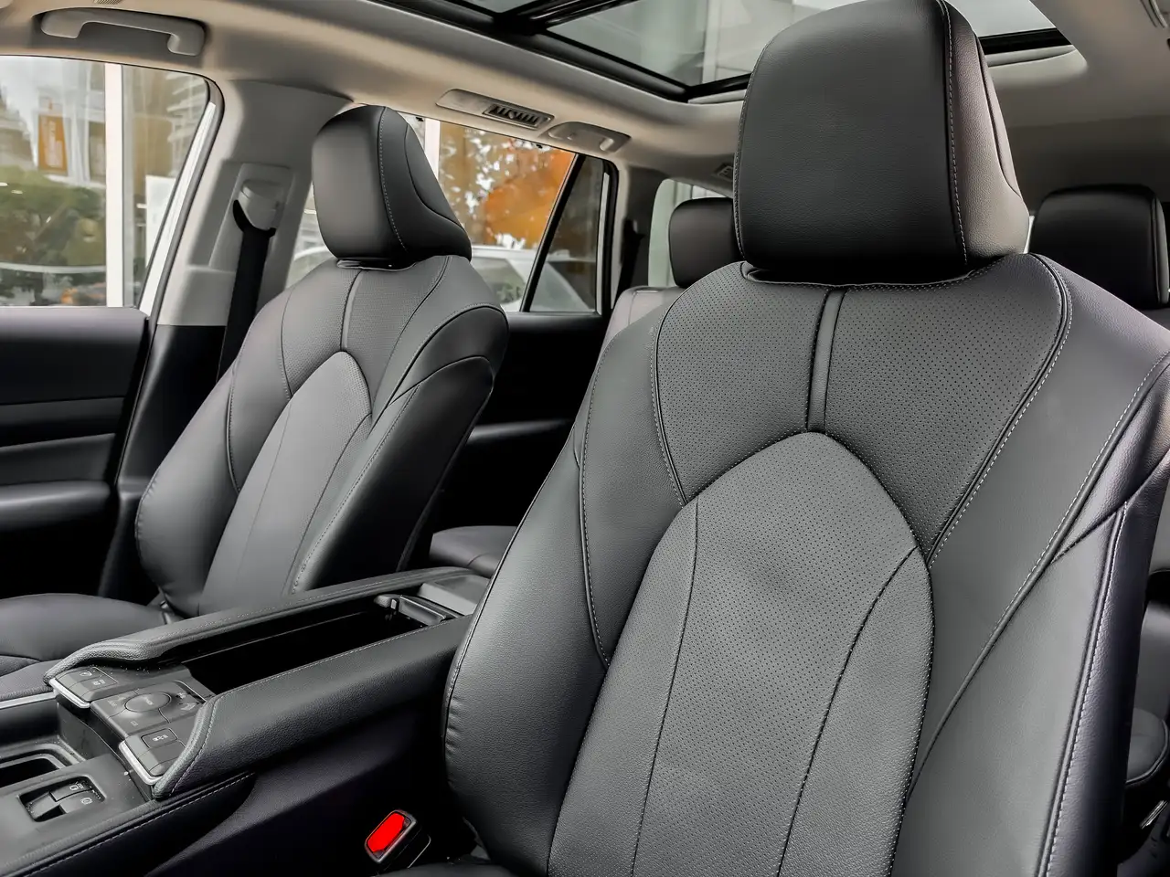 Toyota Grand Highlander fotografie Toyota Grand Highlander