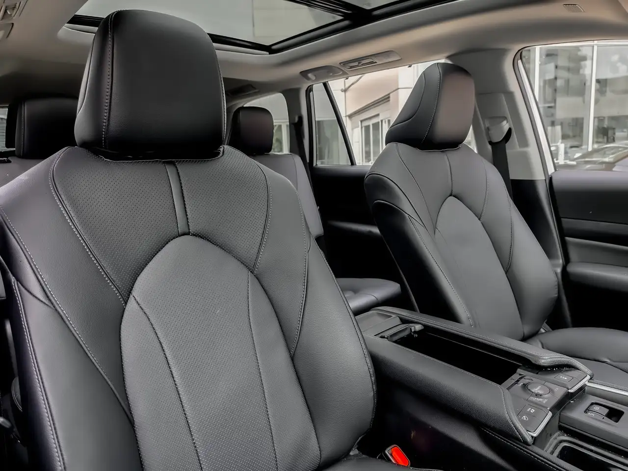 Toyota Grand Highlander fotografie Toyota Grand Highlander