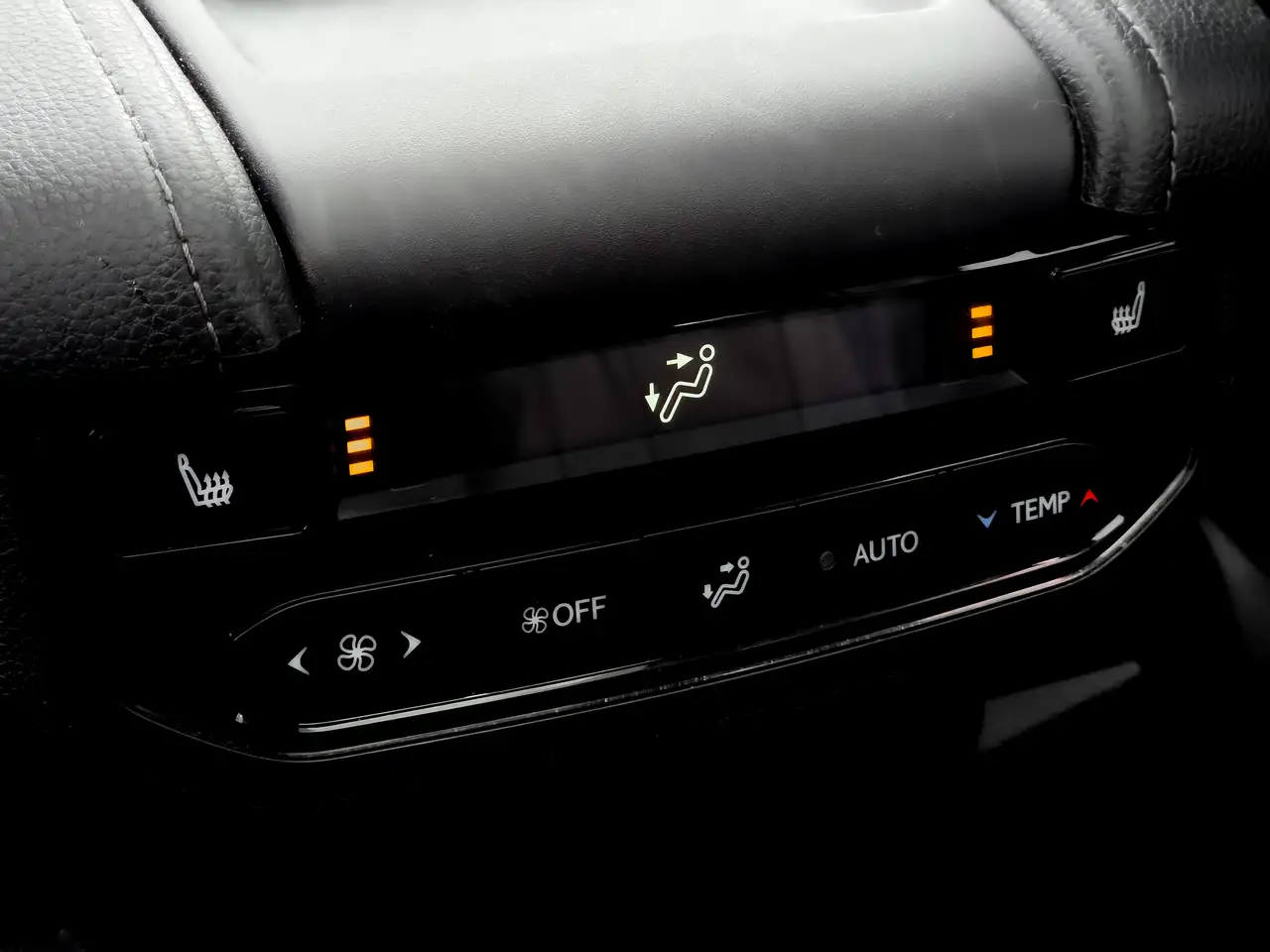 Toyota Grand Highlander fotografie Toyota Grand Highlander
