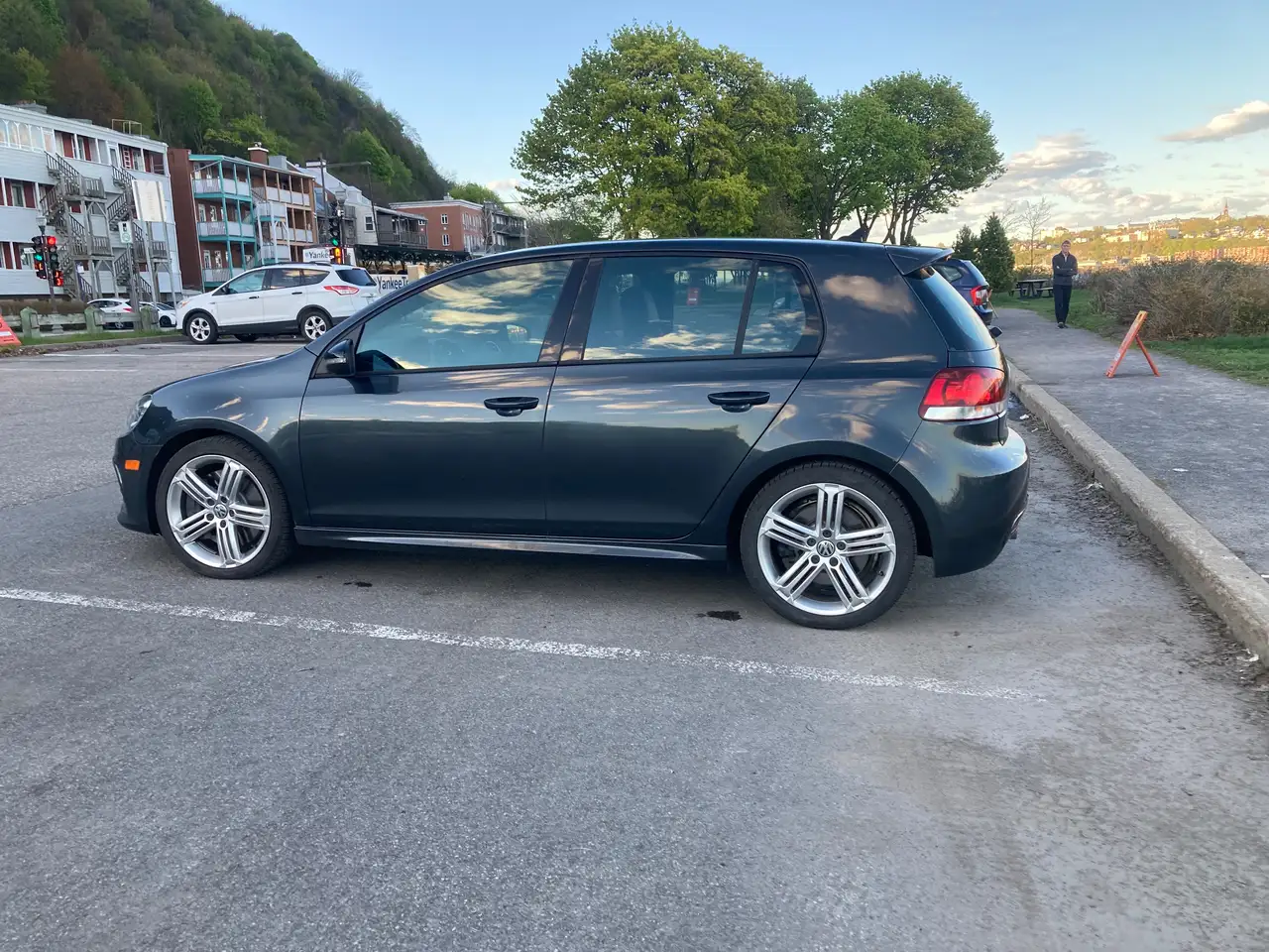 Volkswagen Golf R photo Volkswagen Golf R