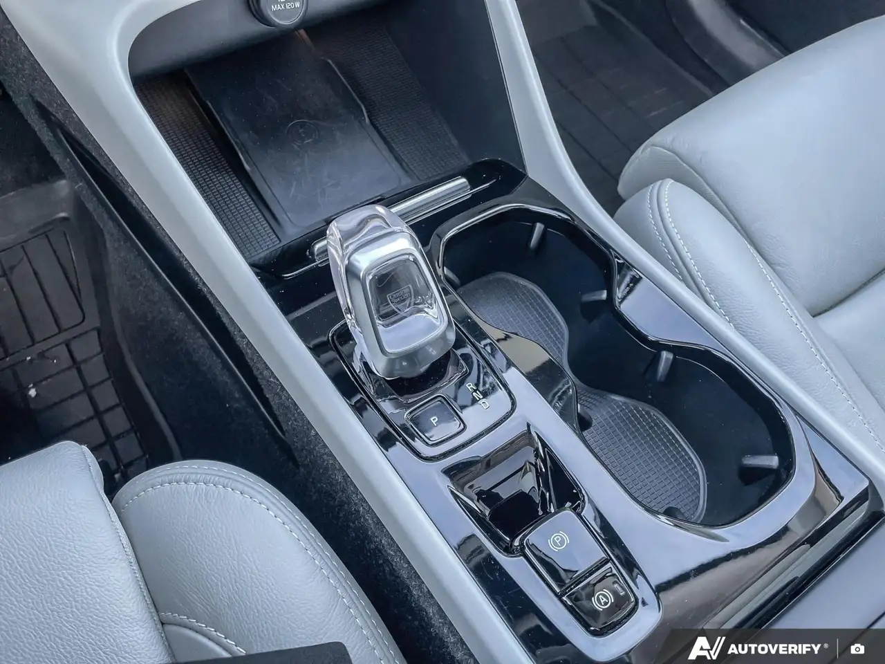 Volvo XC40 снимка Volvo XC40