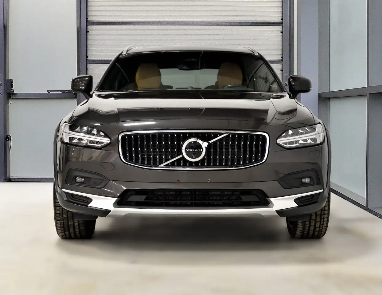 Volvo V90 Cross Country снимка Volvo V90 Cross Country
