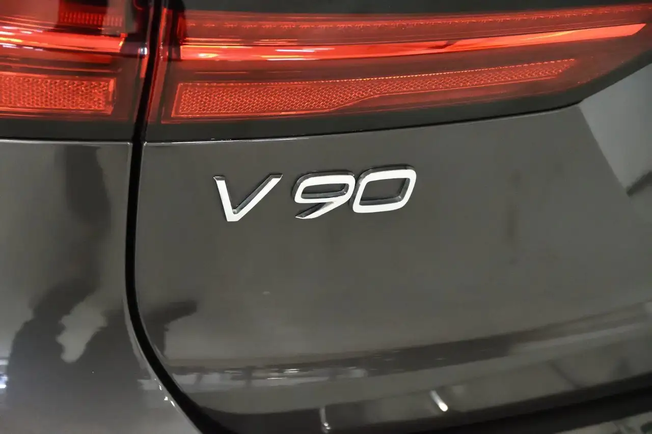 Volvo V90 Cross Country снимка Volvo V90 Cross Country