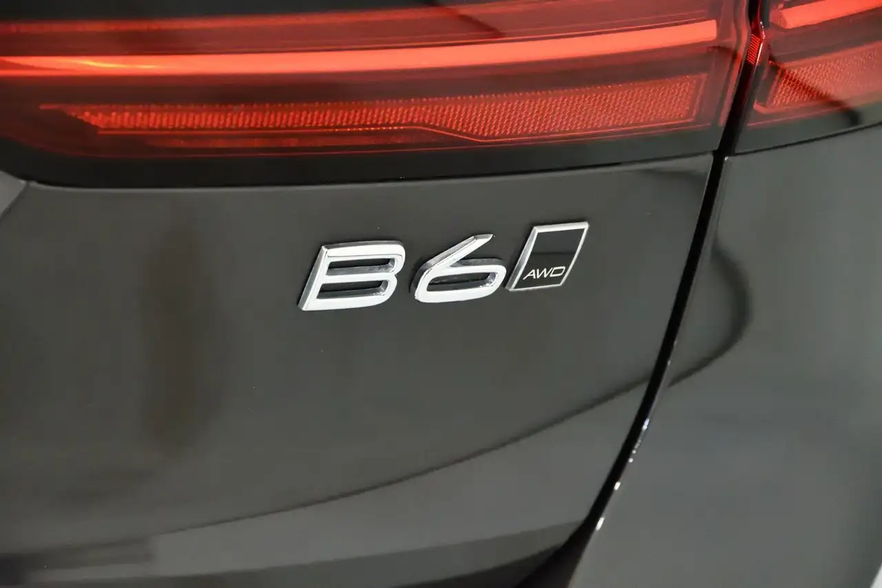 Volvo V90 Cross Country снимка Volvo V90 Cross Country