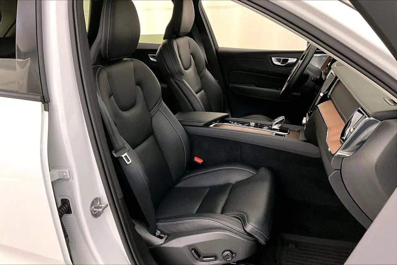 Volvo XC60 снимка Volvo XC60