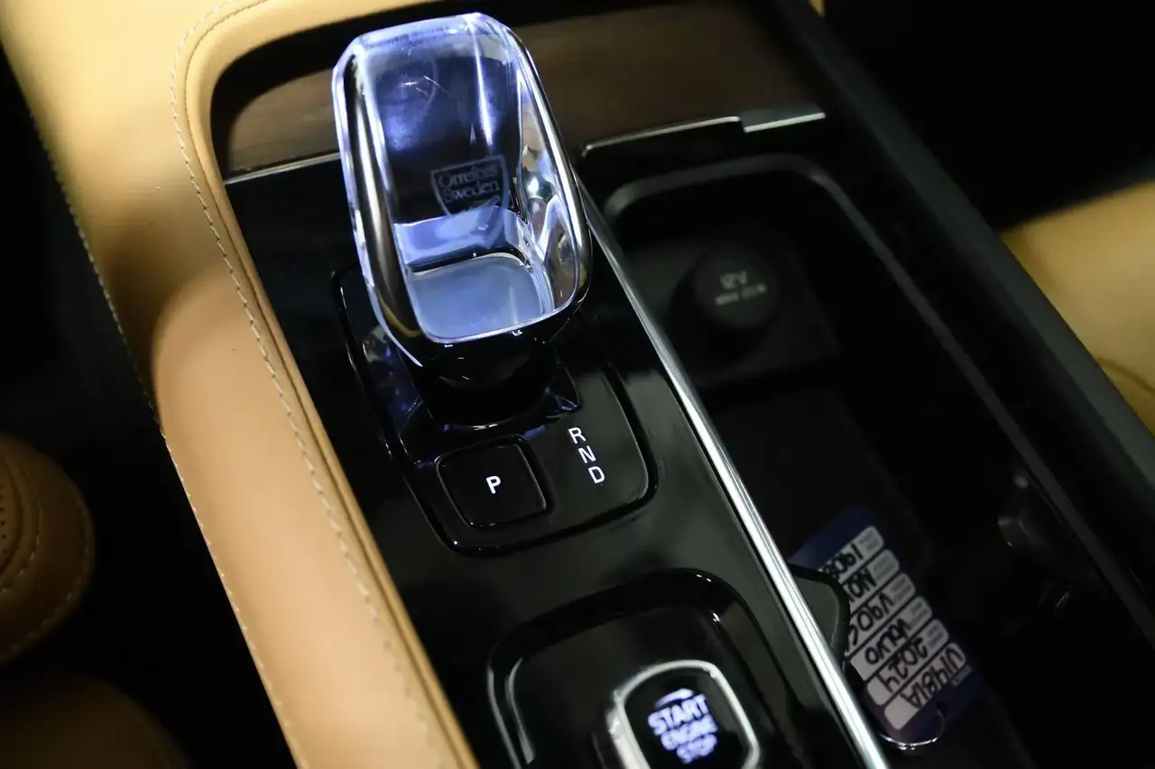Volvo V90 Cross Country снимка Volvo V90 Cross Country