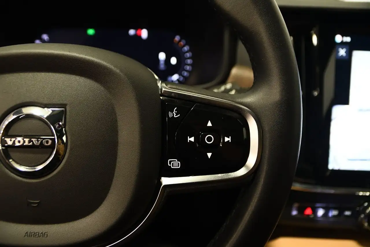 Volvo V90 Cross Country снимка Volvo V90 Cross Country