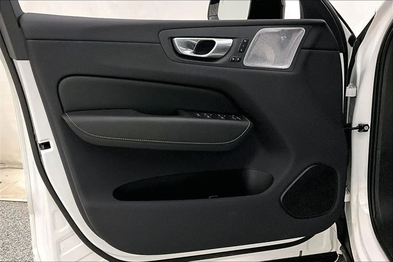 Volvo XC60 снимка Volvo XC60