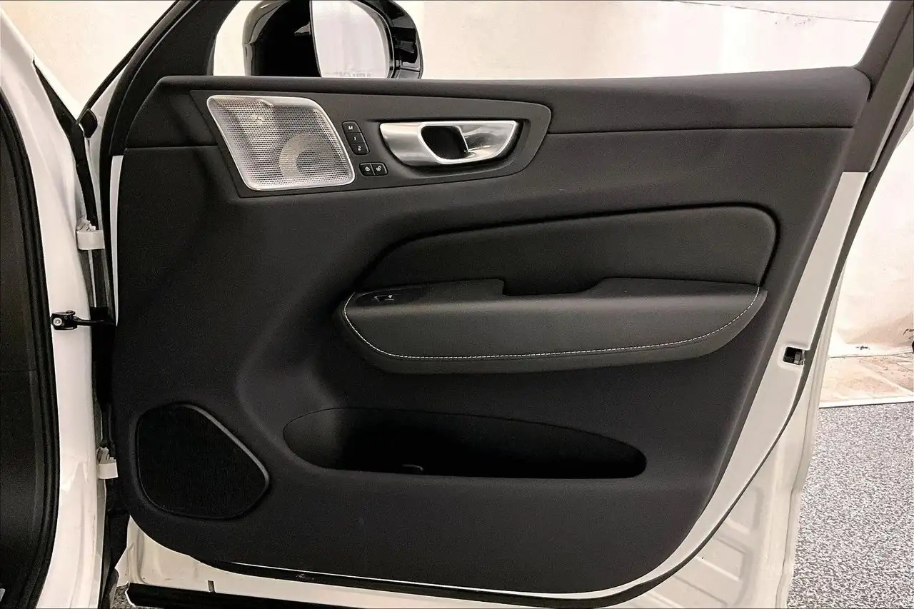 Volvo XC60 снимка Volvo XC60