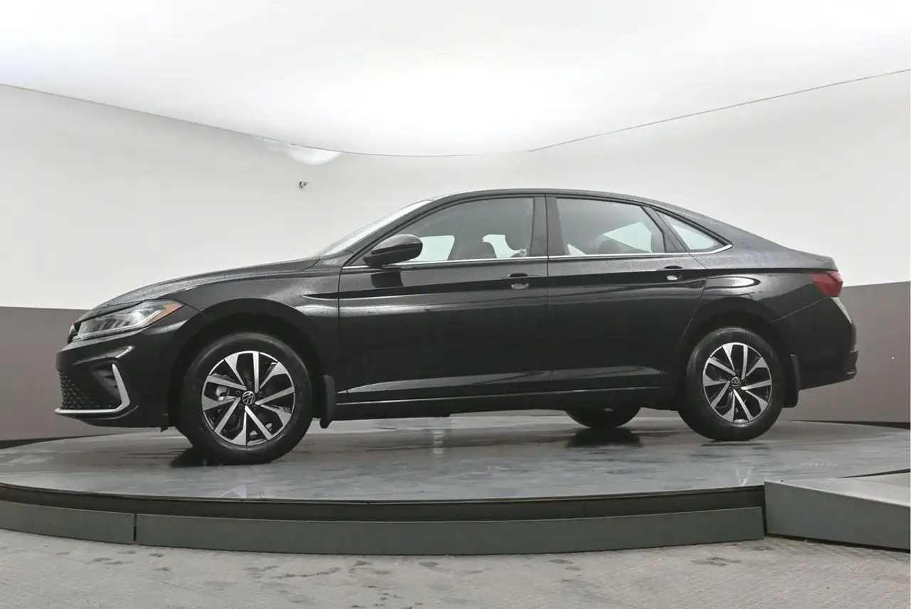 Volkswagen Jetta снимка Volkswagen Jetta