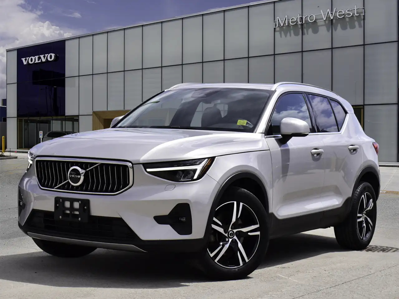 2023 Volvo XC40