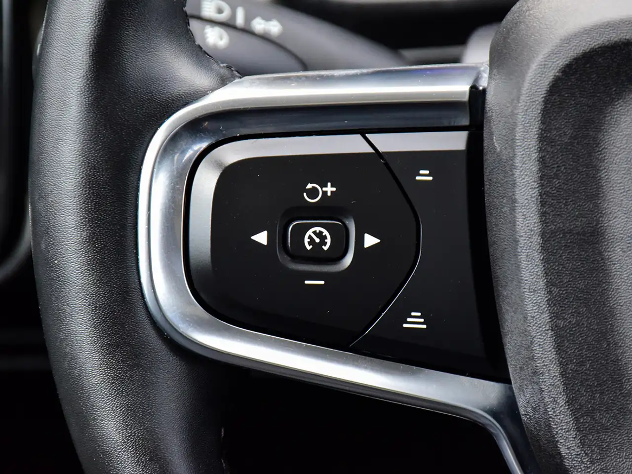 Volvo XC40 снимка Volvo XC40