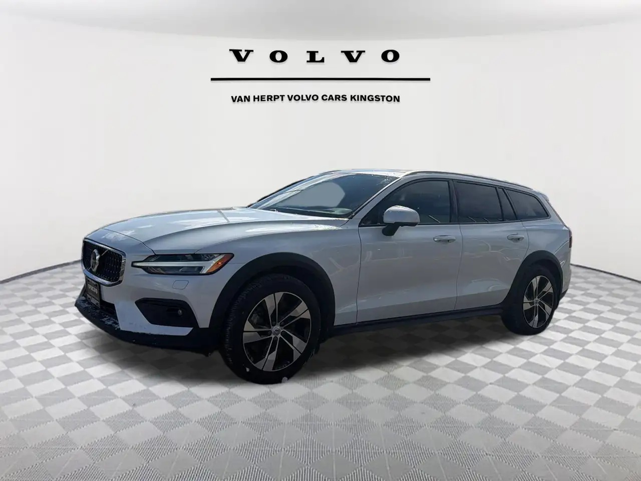 Volvo V60 Cross Country снимка Volvo V60 Cross Country